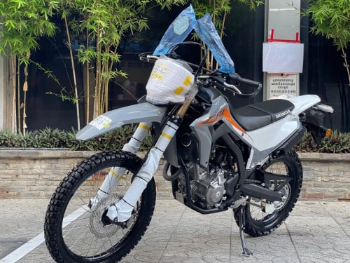 Honda CRF ឆ្នាំ2024 របស់ជប៉ុន🇯🇵 122គីឡូ កំលាំង 250L មហាសែនខ្ចីដូចថ្មីកេះ100%