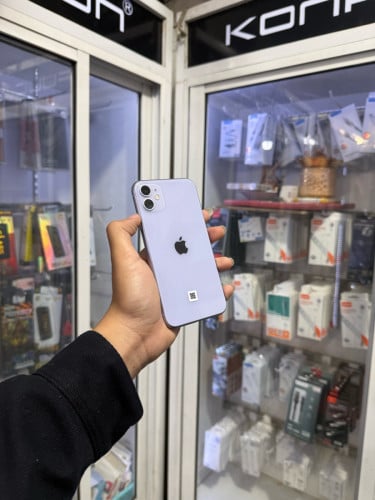 iPhone 11 ពណ៌ស្វាយ 🍏 64GB  LLA Battery 91% 🔋 តួស្អាត 99% សំណុំហ្សីន