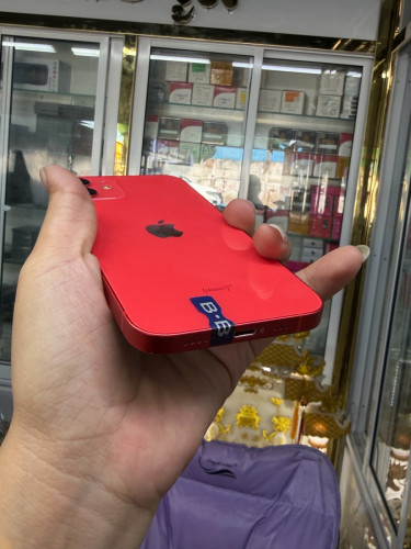 iPhone 12 សានុំហ្សីន