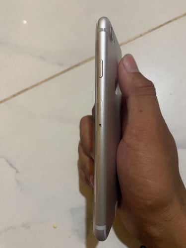 iPhone 7 សានំណែន ថ្មខ្ពស់តួរស្អាត99% លក់20$