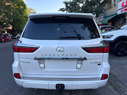 Lexus LX570 SPORTPLUS Full Option (Abrab) ឆ្នាំ2016 ទឹកថ្នាំស្រុិនម៉ាជុំ100%