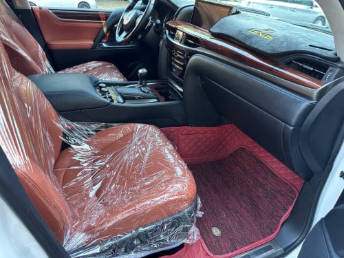 Lexus LX570 SPORTPLUS Full Option (Abrab) ឆ្នាំ2016 ទឹកថ្នាំស្រុិនម៉ាជុំ100%