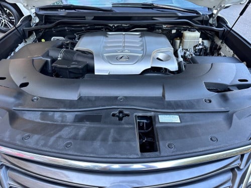 Lexus LX570 SPORTPLUS Full Option (Abrab) ឆ្នាំ2016 ទឹកថ្នាំស្រុិនម៉ាជុំ100%