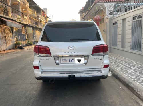LX570 2015 f sport full Arab ឡានខ្លាញ់គោស្រុកខ្មែរ