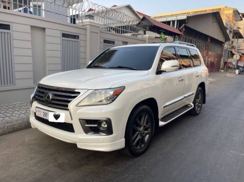 LX570 2015 f sport full Arab ឡានខ្លាញ់គោស្រុកខ្មែរ