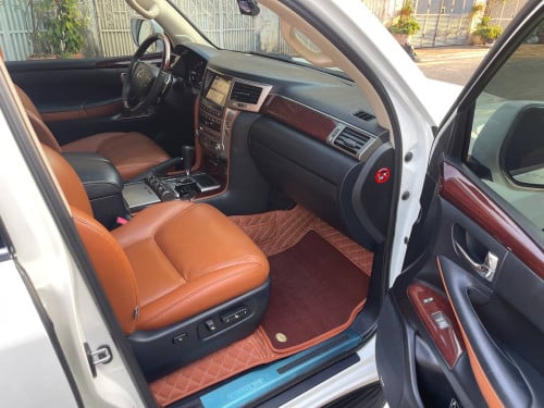 LX570 2015 f sport full Arab ឡានខ្លាញ់គោស្រុកខ្មែរ