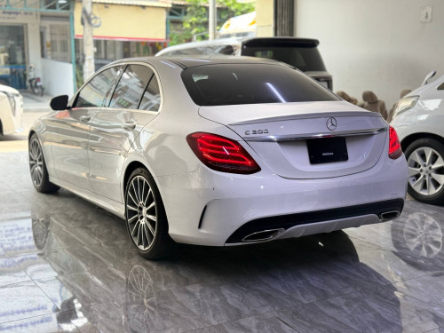 Mercedes Benz C300 AMG - ទើបទំលាក់