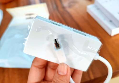 Mini display Port to HDMI/VGA/DVI