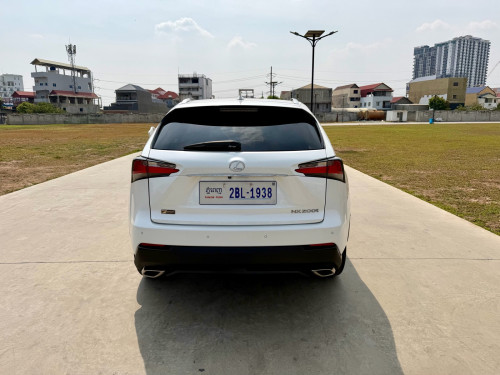 NX200t 2016 Luxury Up F-Sports ធានាទឹកថ្នាំហ្សុីន១ជុំ