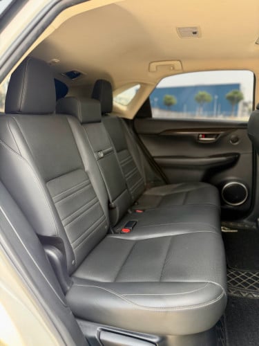 NX200t 2016 Luxury Up F-Sports ធានាទឹកថ្នាំហ្សុីន១ជុំ