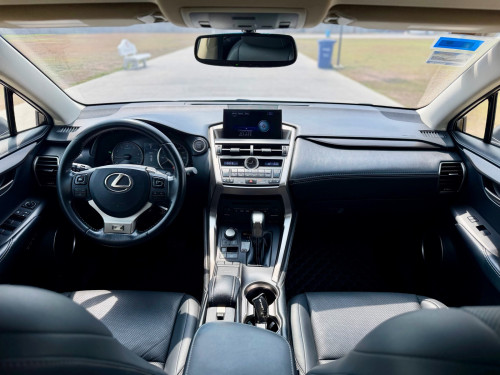 NX200t 2016 Luxury Up F-Sports ធានាទឹកថ្នាំហ្សុីន១ជុំ