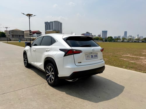 NX200t 2016 Luxury Up F-Sports ធានាទឹកថ្នាំហ្សុីន១ជុំ