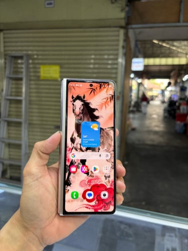 Samsung ZFold3 512G Ram12G Sim2 ខូចខាងក្នុងប្រើបានខាងក្រៅ បែកថាច់មុខតិច