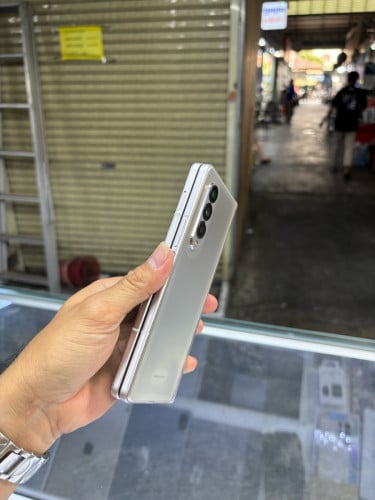 Samsung ZFold3 512G Ram12G Sim2 ខូចខាងក្នុងប្រើបានខាងក្រៅ បែកថាច់មុខតិច