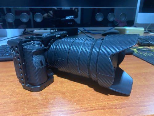 Sony A6600  + 18-105.  1$$$