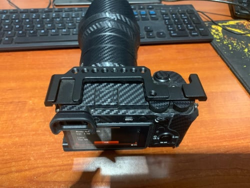 Sony A6600  + 18-105.  1$$$