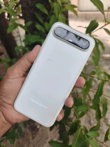 Techno Spark Slim 8g/256g(វៃដូរបាន)👉$165
