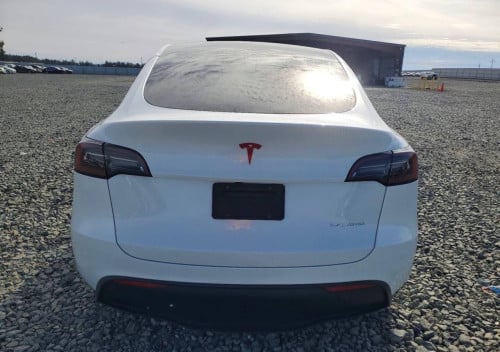 Tesla Model Y Long Range One Owner 40000គីឡូ