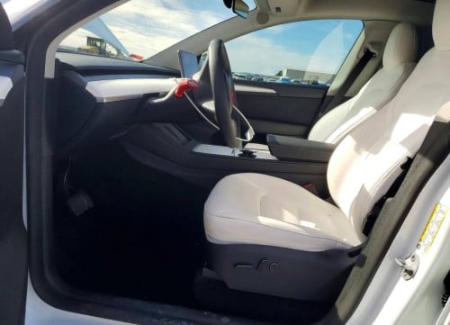 Tesla Model Y Long Range One Owner 40000គីឡូ