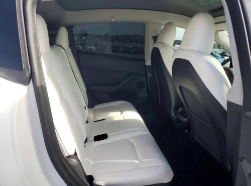 Tesla Model Y Long Range One Owner 40000គីឡូ