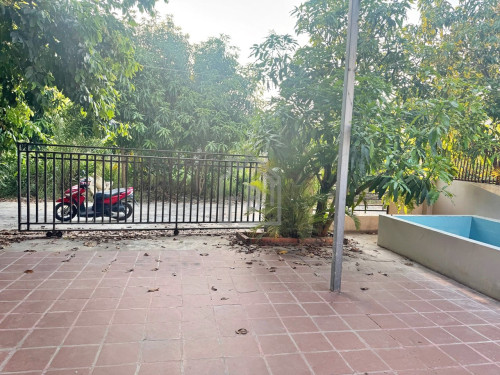 Townhouse 3 Bedrooms for RENT in Boeng Tompoun Area_West of Russian Market