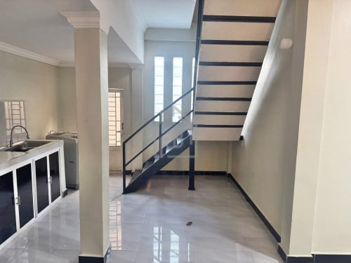 Townhouse 3 Bedrooms for RENT in Boeng Tompoun Area_West of Russian Market