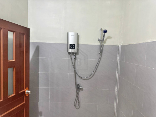 Townhouse 3 Bedrooms for RENT in Boeng Tompoun Area_West of Russian Market
