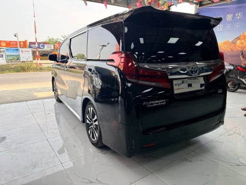Toyota Alphard 2.5