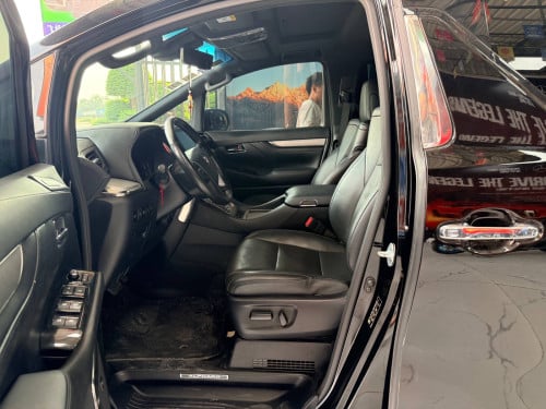 Toyota Alphard 2.5