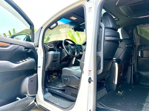 TOYOTA ALPHARD 2015 Executive Lounge Hybrid Full Option ពណ៌ស ក្នុងខ្មៅ (Upgrade 022)