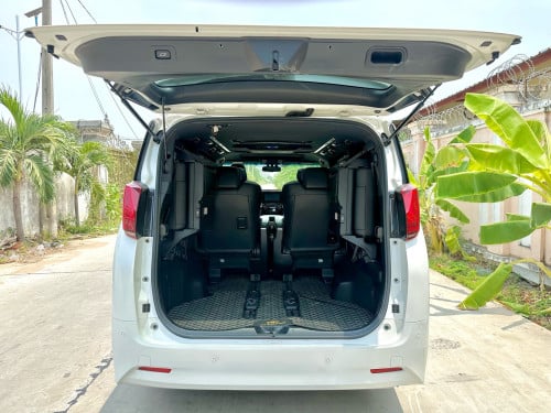TOYOTA ALPHARD 2015 Executive Lounge Hybrid Full Option ពណ៌ស ក្នុងខ្មៅ (Upgrade 022)