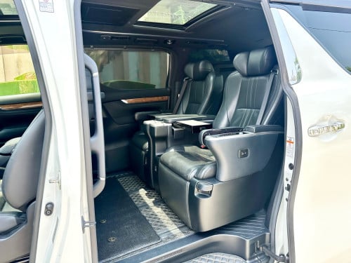 TOYOTA ALPHARD 2015 Executive Lounge Hybrid Full Option ពណ៌ស ក្នុងខ្មៅ (Upgrade 022)