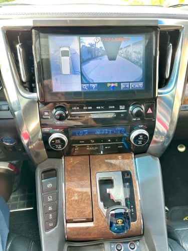 TOYOTA ALPHARD 2015 Executive Lounge Hybrid Full Option ពណ៌ស ក្នុងខ្មៅ (Upgrade 022)
