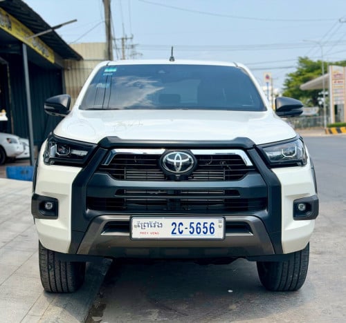 Toyota Hilux Revo rally