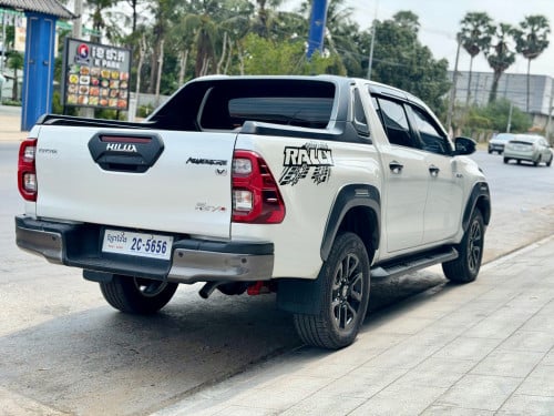 Toyota Hilux Revo rally