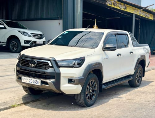 Toyota Hilux Revo rally