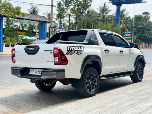 Toyota Hilux Revo rally