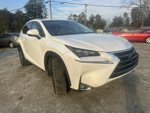 Toyota Lexus ប្រភេទ Luxury ក្នុងលឿង