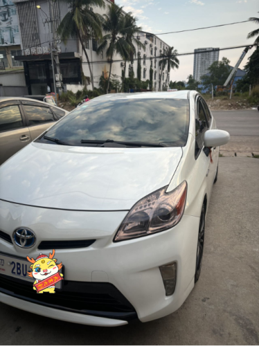 Toyota Prius 2014 Option 4 ឃ្មុំហ្ស៊ីន