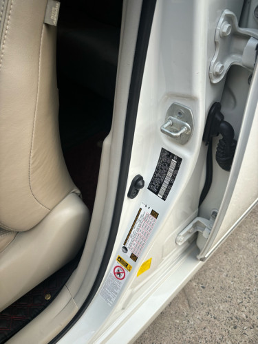 Toyota Prius 2014 Option 4 ឃ្មុំហ្ស៊ីន