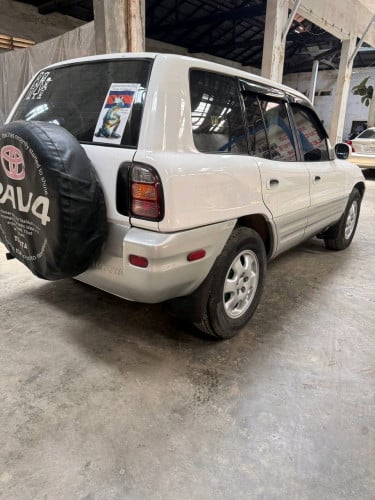 Toyota RAV4 ឆ្នាំ96