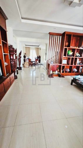 Twin Villa 4 Bedrooms for RENT near TK Avenue