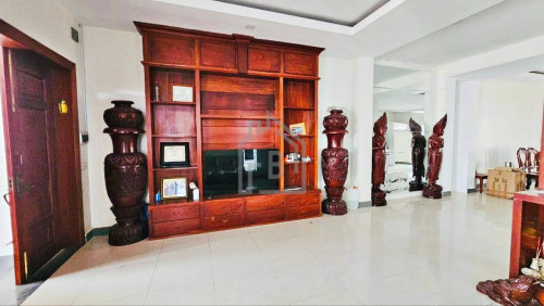 Twin Villa 4 Bedrooms for RENT near TK Avenue