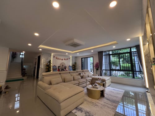 Villa for RENT! • Location: Borey Chip Mong Land50m