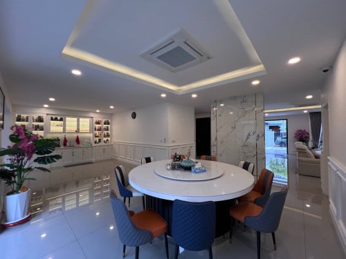 Villa for RENT! • Location: Borey Chip Mong Land50m
