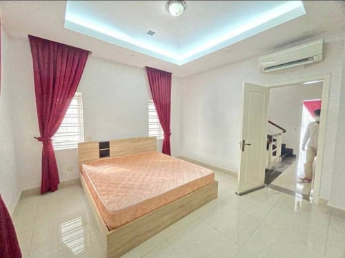 Western-Twin Villa 4 Bedrooms for RENT in front CIA First International School
