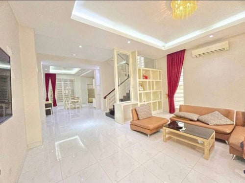 Western-Twin Villa 4 Bedrooms for RENT in front CIA First International School