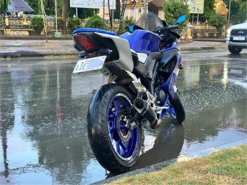 Yamaha R15 V3 (exhange for auto)