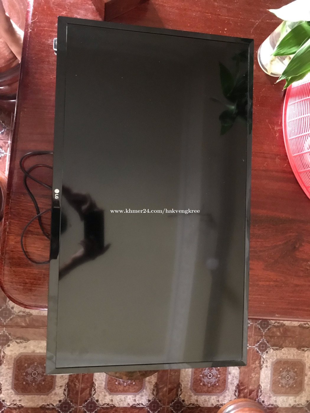 LG 32”