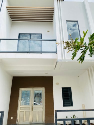 ផ្ទះ​ជួល​  ជួល​រយៈពេល​ខ្លី​ /វែង